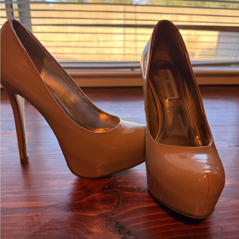 Steve Madden Nude Patent Heels